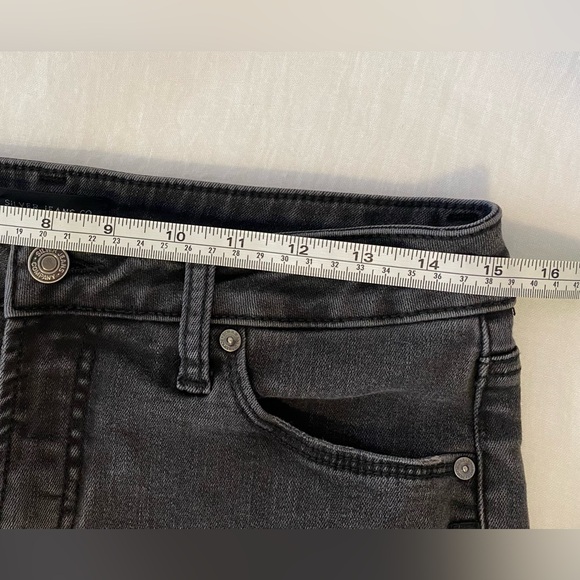 Silver Jeans Women's Charcoal Cropped Denim-FREE With Purchase! 🥳🎉🛍️ - Picture 6 of 9